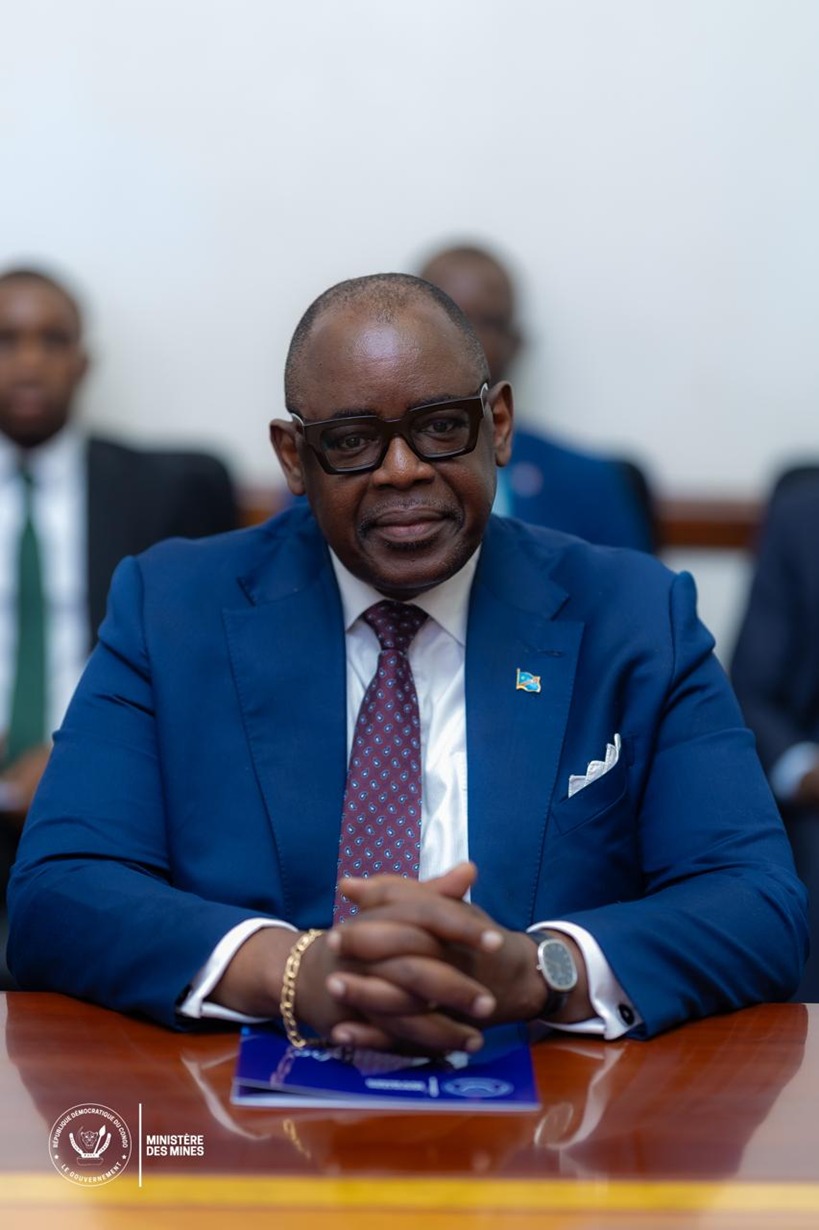 Louis Watum KABAMBA, Ministre des Mines de la RDC, à son bureau
